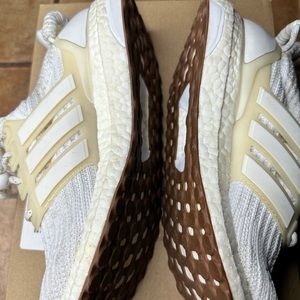 Ivy Park x Adidas UltraBoost 4.0 “White Gum” Size 8.5 Mens